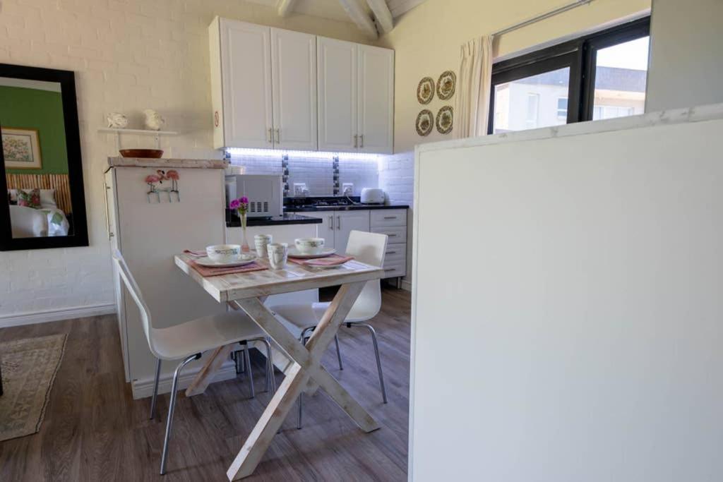 The Amaryllis Luxury Apartment Bella Donna Bettyʼs Bay Екстериор снимка